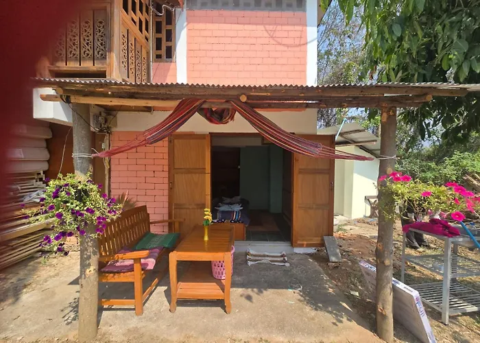Sunny Family Garden House