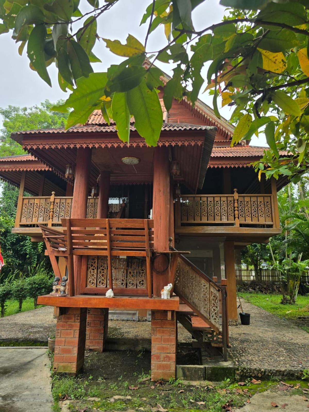 Sunny Family Garden House Pai